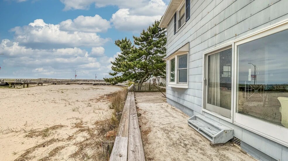 Building Photo - 108 S Newark Ave