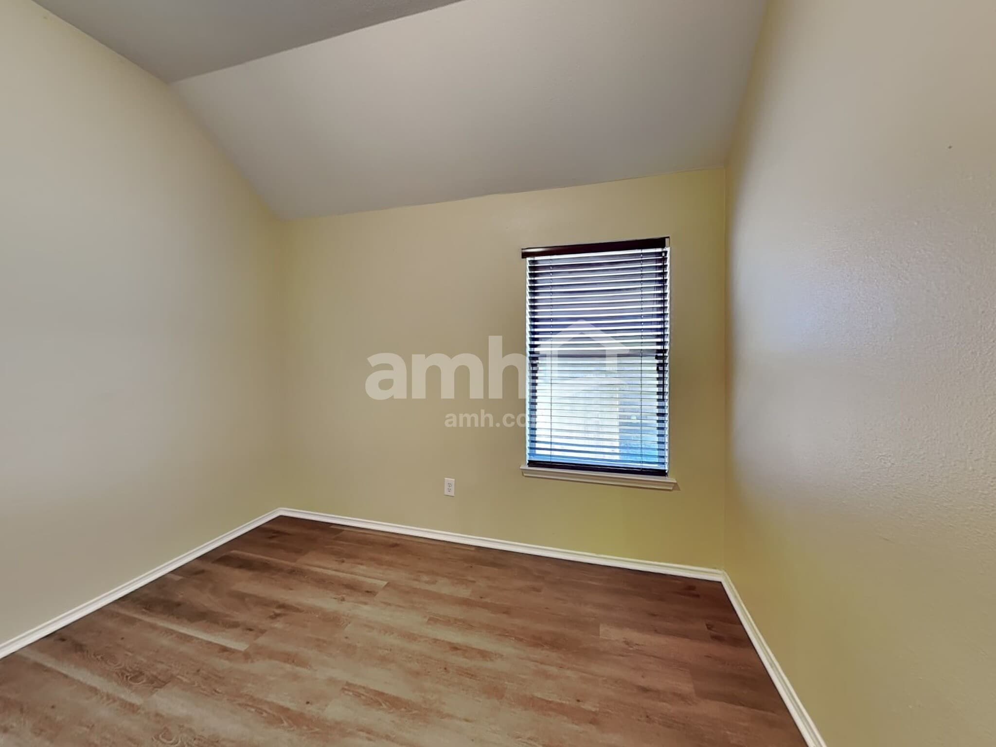 Building Photo - 9132 Tyne Trail