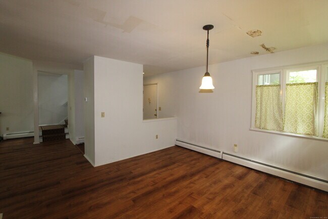 Building Photo - 6 Lyle Ct