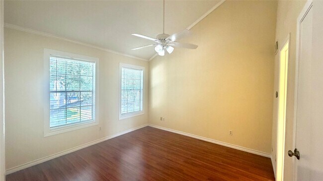 Building Photo - 11710 Southlake Dr