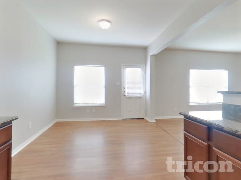 Building Photo - 216 Elm Patch Dr