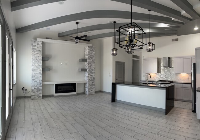 Building Photo - 13840 Paseo de Loma Ct