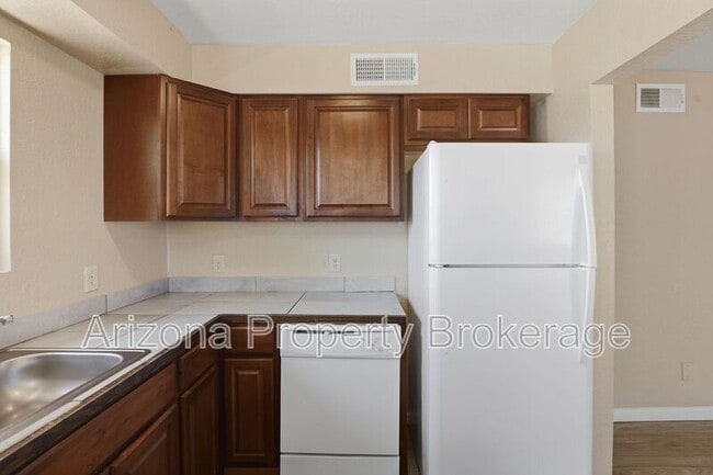 Building Photo - 607 W Rio Salado Pkwy