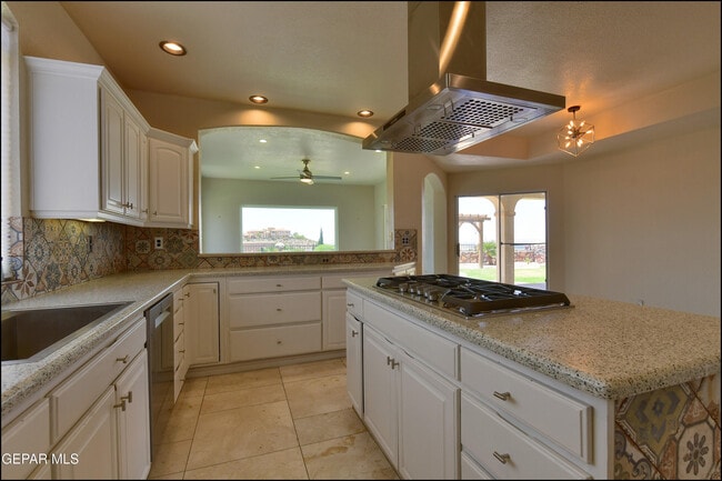 Building Photo - 6732 Pearl Ridge Dr