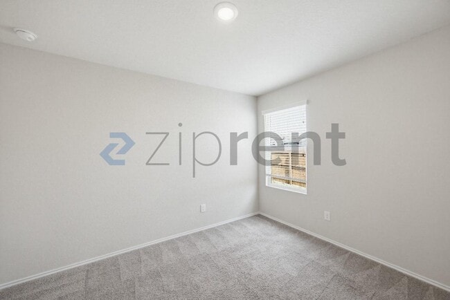 Building Photo - 2781 Rosefinch