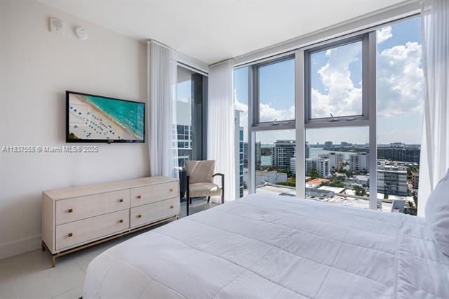Building Photo - 6899 Collins Ave