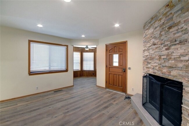 Building Photo - 430 E Country Club Blvd
