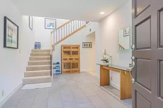 Building Photo - 861 Lake Terrace Cir