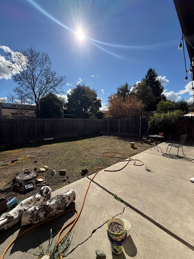 Building Photo - 3210 Trawler Pl