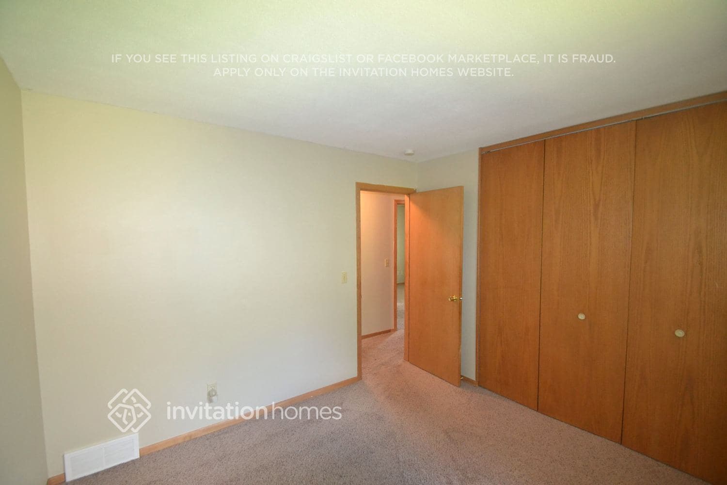 Building Photo - 7818 Hampshire Cir N