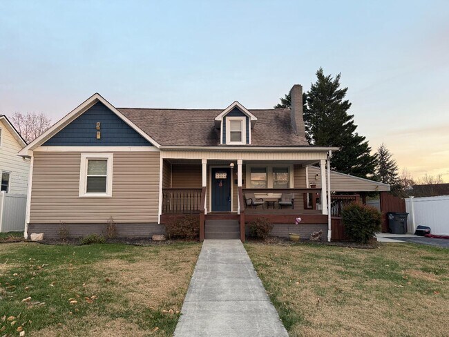 Primary Photo - 146 E Park Dr