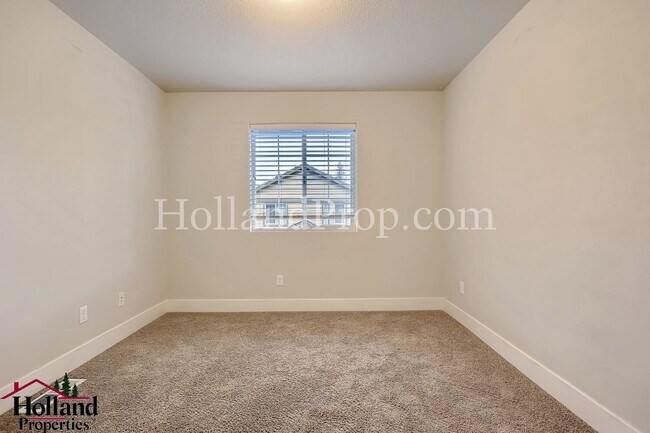 Building Photo - Gorgeous 4-Bedroom Home Near Nike & Intel ...