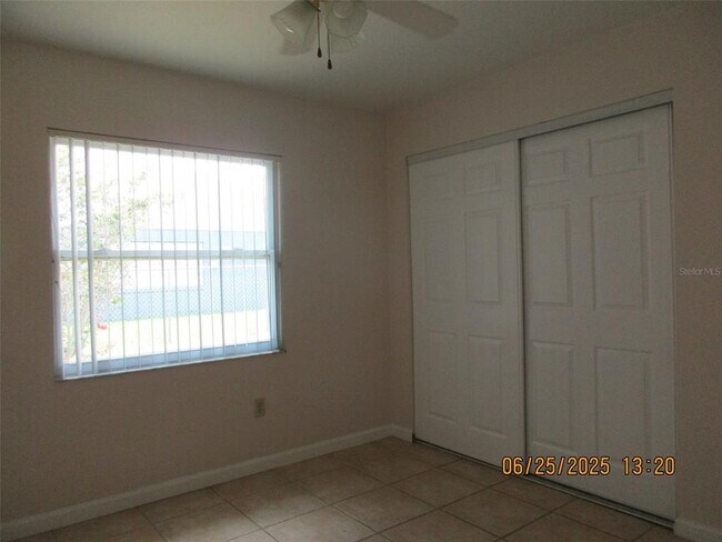 Building Photo - 154 Tulip Way