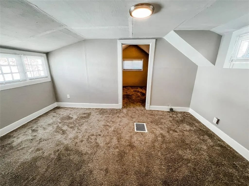 Building Photo - 336 N Riley Ave