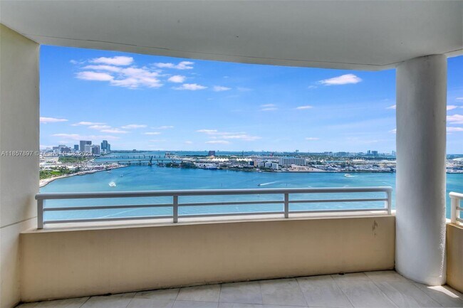 Building Photo - 848 Brickell Key Dr