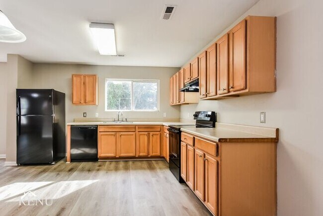 Building Photo - 132 Lockport Dr