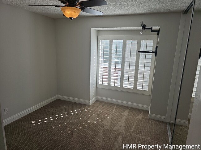 Building Photo - Spacious Two-Story Condo