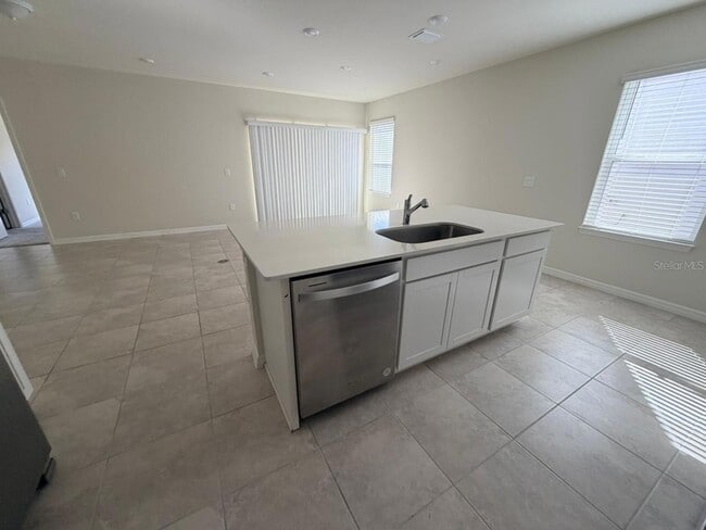 Building Photo - 3845 Blue Vale Dr