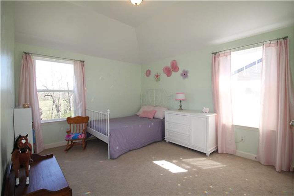 Building Photo - 4236 Longfellow Dr