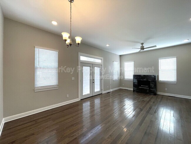 Building Photo - 929 Ramseur St