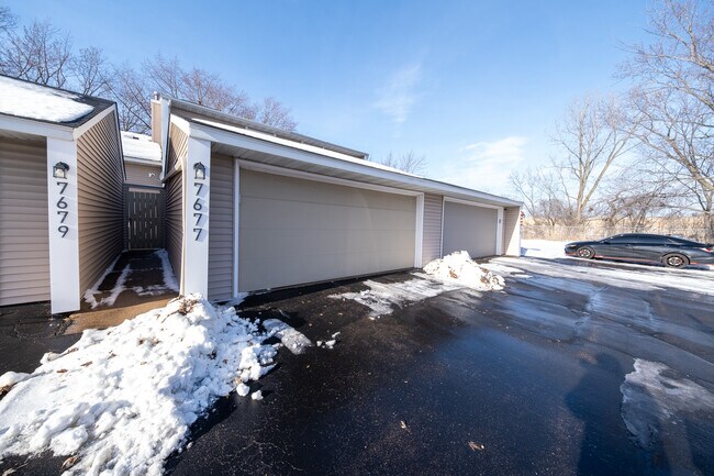 Building Photo - 7677 Whitney Dr