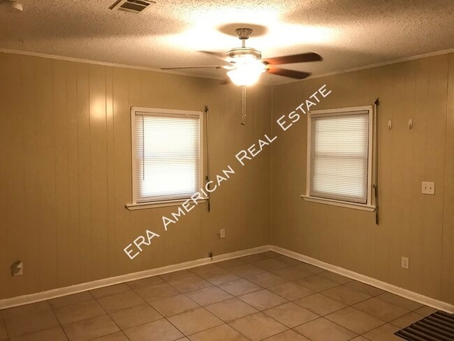 Building Photo - 511 Fir Ave