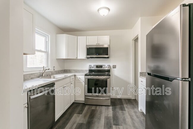 Building Photo - 2868 Brighton Henrietta Town Line Rd