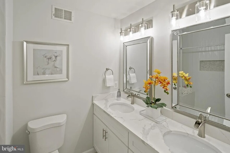 Primary Bedroom Bathroom - 1236 Vintage Pl