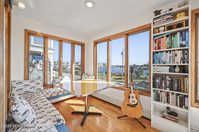 Building Photo - 113 Central Ave