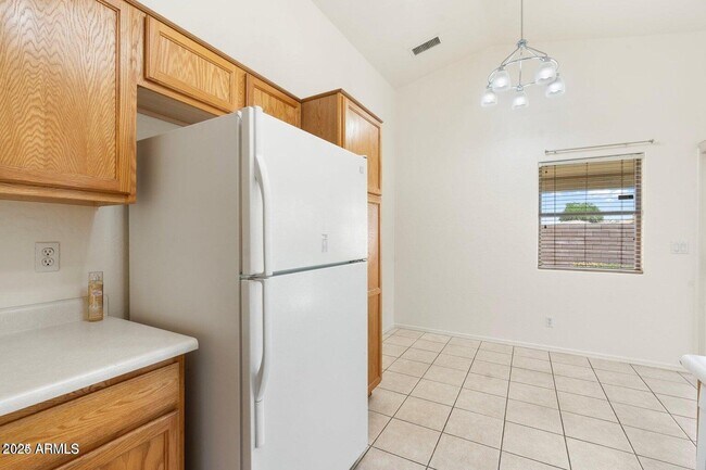 Building Photo - 10833 W Elm Ln