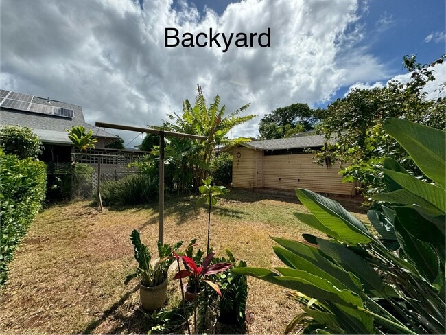 Building Photo - Charming detached single family Kaimuki 3 bdrm, 1 bath home on level lot