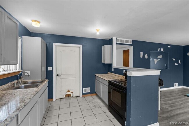 Building Photo - 5952 Banner St