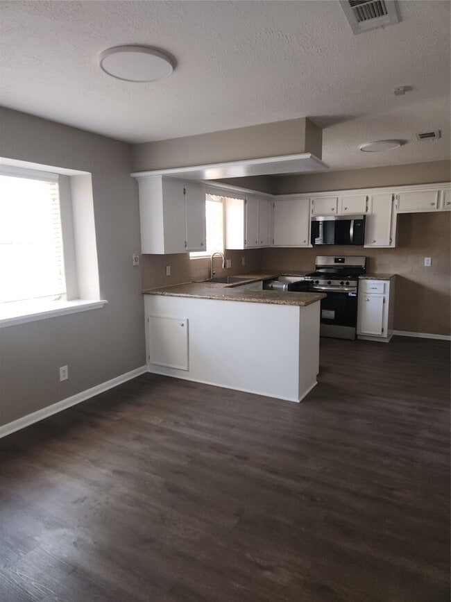 Building Photo - 23918 Beaverwood Dr