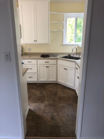 Kitchen - 12621 Woodgreen St