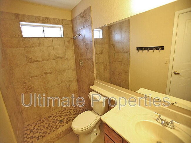 Building Photo - 6938 W Cochise Dr