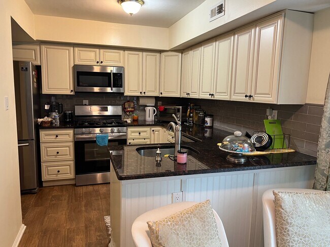Building Photo - 248 Tintern Ct