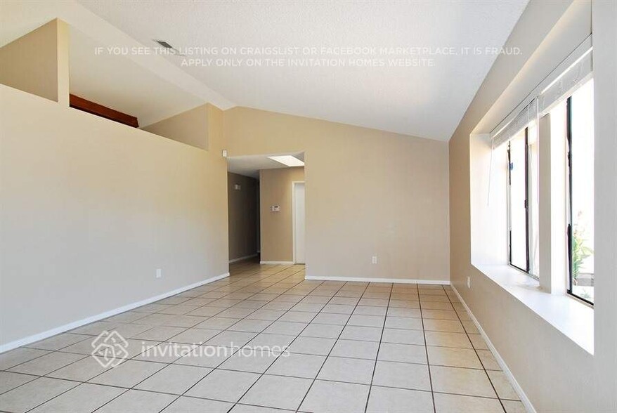 Building Photo - 13854 Robin Nest Ct