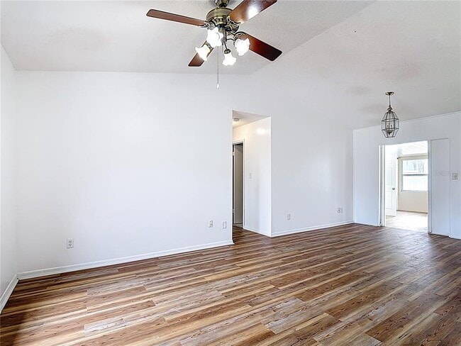 Building Photo - 115 Lindenwood Ln