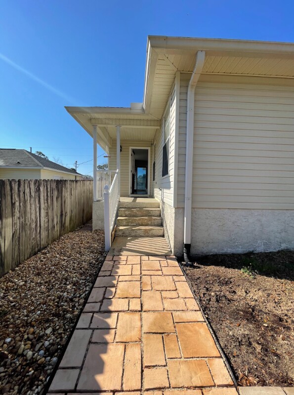 Building Photo - 447 Apple Dr