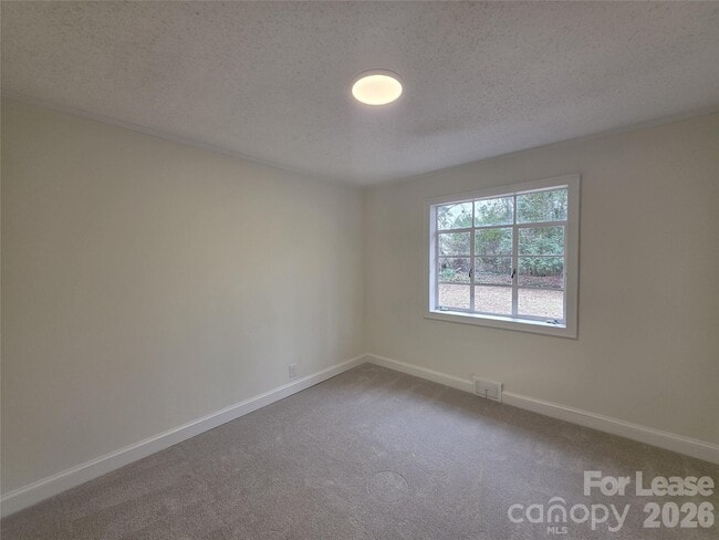 Building Photo - 1407 Sherwood Dr