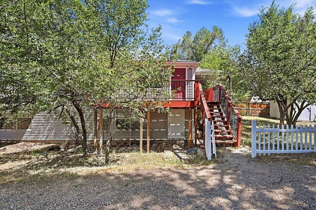 Building Photo - $1,985.95 with $300 off the first month's rent, 2 Beds - 2 Bath, Duplex in Lakewood with Cozy Car...