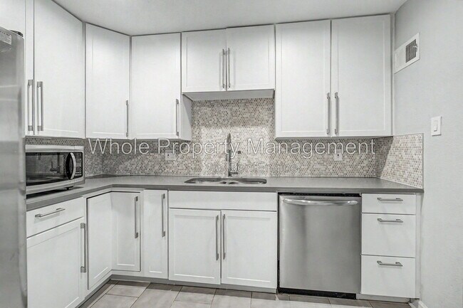 Building Photo - 2991 Hudson St