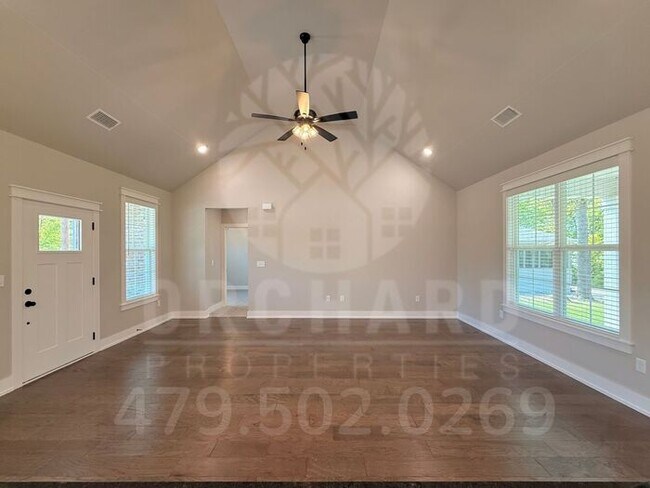 Building Photo - Bella Vista Single-Family Home- 3 Bed/ 2 Bath- Well-Designed Fernley Plan