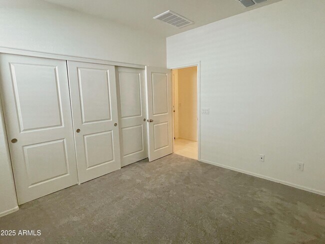 Building Photo - 21133 E Raven Dr