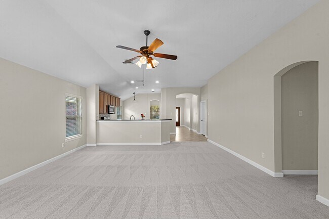 Building Photo - 4014 Pinecrest Hollow