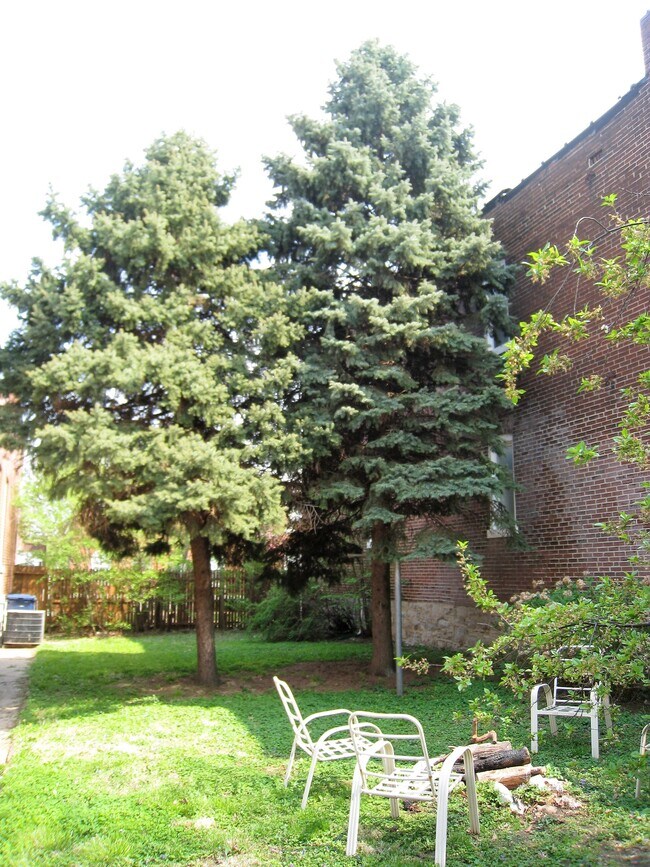 Building Photo - 2631 Oregon Ave