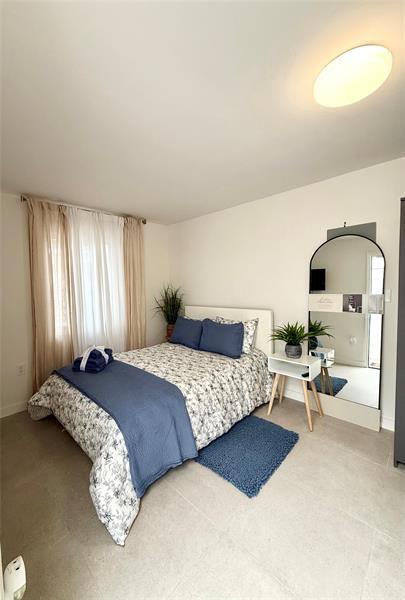 Building Photo - 2420 SW 11th St