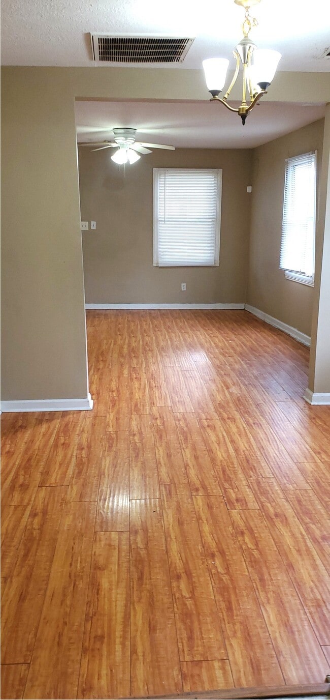 Building Photo - 4515 White Rock St