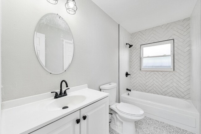 Building Photo - 18912 E Kansas Dr