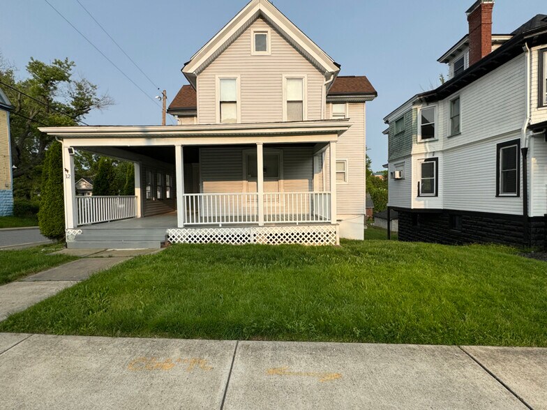 Primary Photo - 12 S Wade Ave